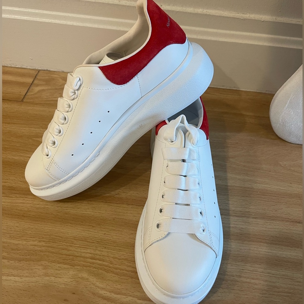Alexander McQueen Oversized Sneakers 
Size 37